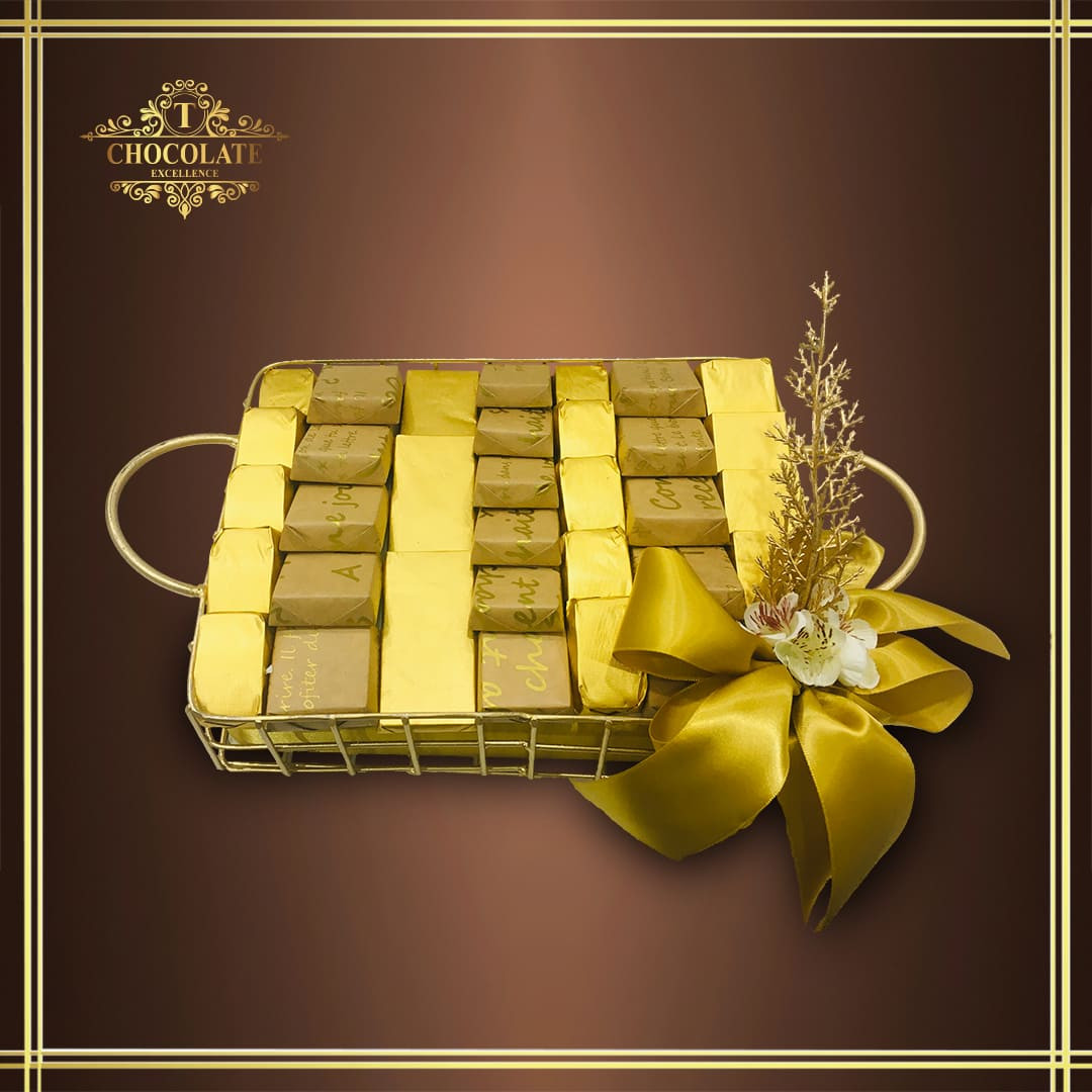 Tray Arrangement Small Z600